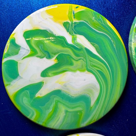 4 COASTERS  Green, White and Yellow Acrylic and resin shine finish - Picture 7 of 8